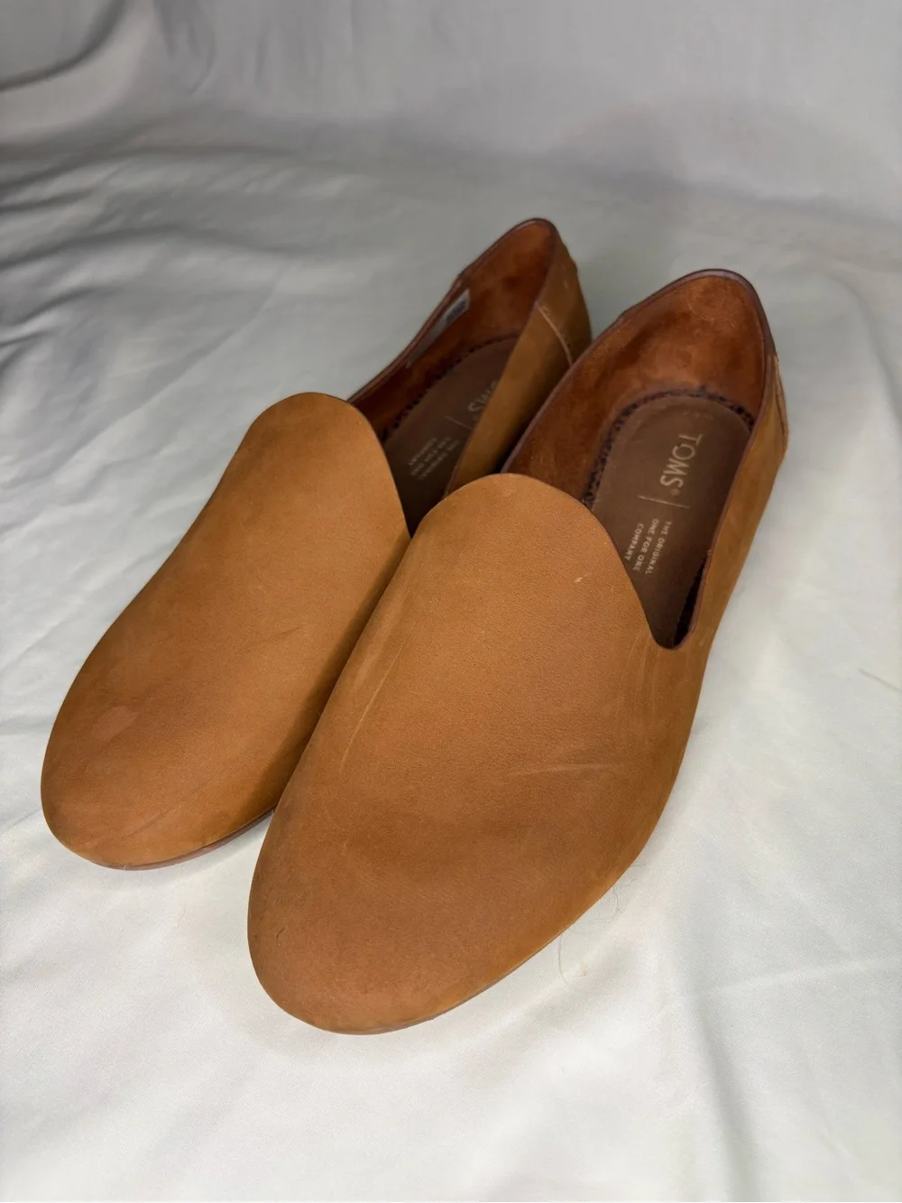 TOMS Women’s 8.5 Slip-On Loafers in Cognac Brown Suede